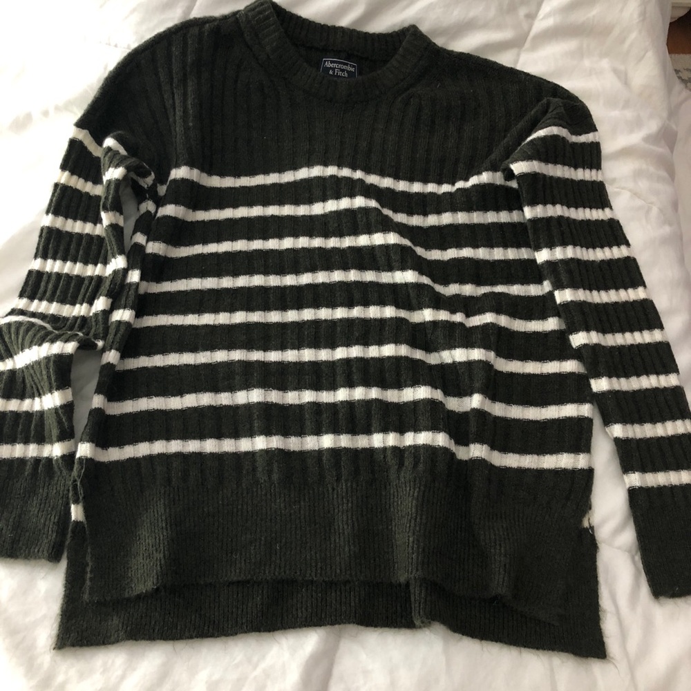 ABERCROMBIE/AMERICAN EAGLE SWEATER BUNDLE